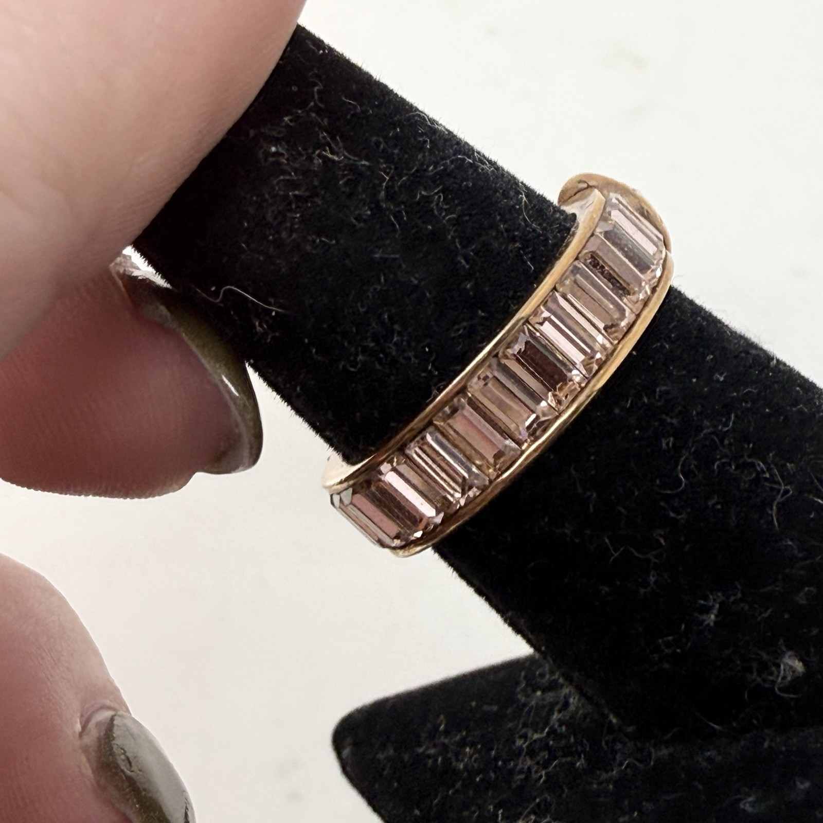 Henri Bendel Rose Gold Rivet Logo Crystal Channel Set Ring Size 6.5 Baguette