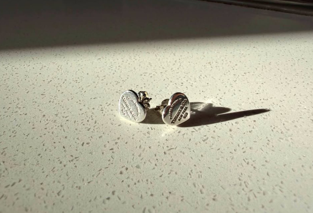 Tiffany & Co. Return to Tiffany Heart Tag Stud Earrings 925 Sterling Silver