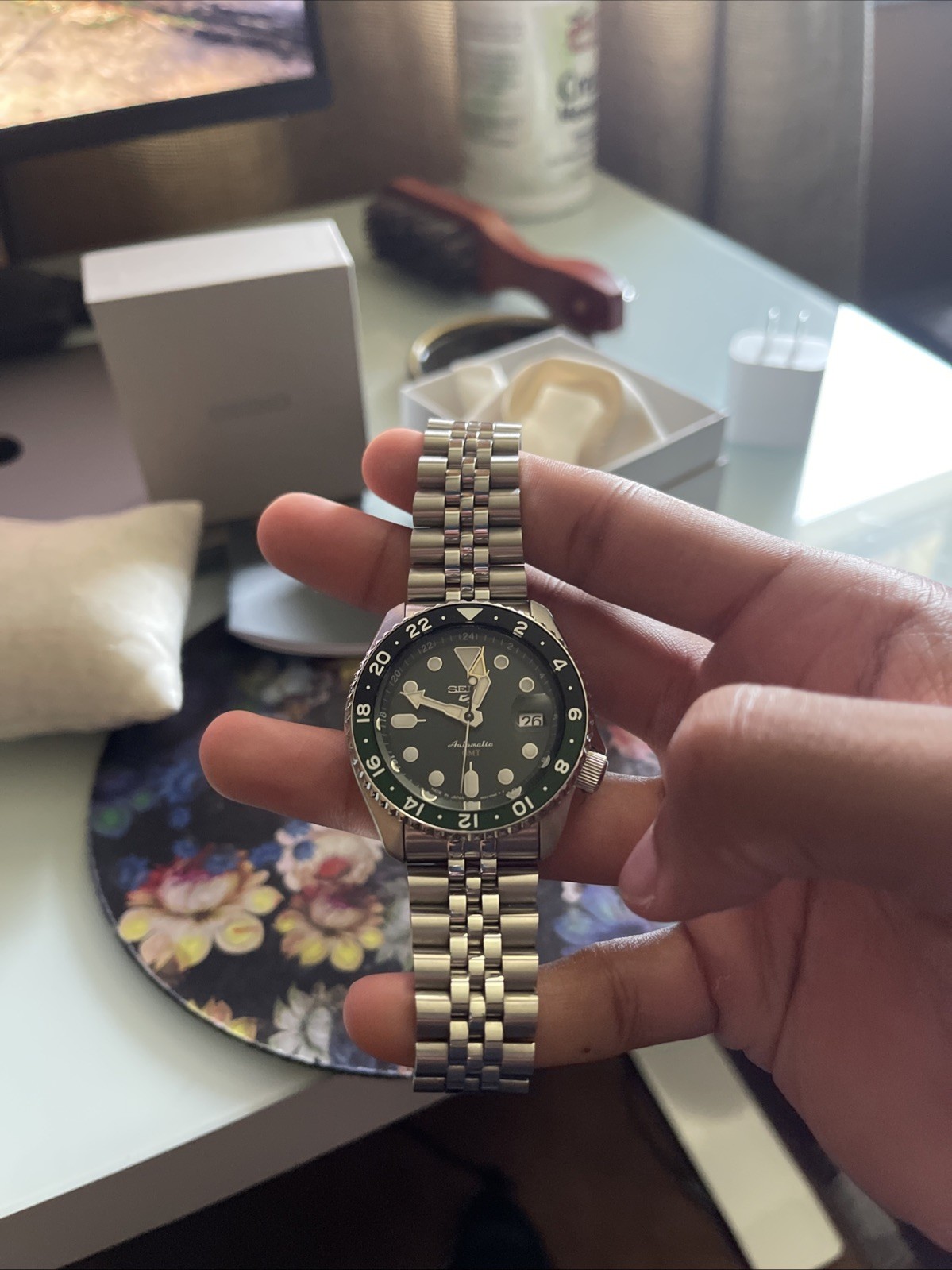 Seiko 5 GMT Automatic Watch Green Dial SSK035