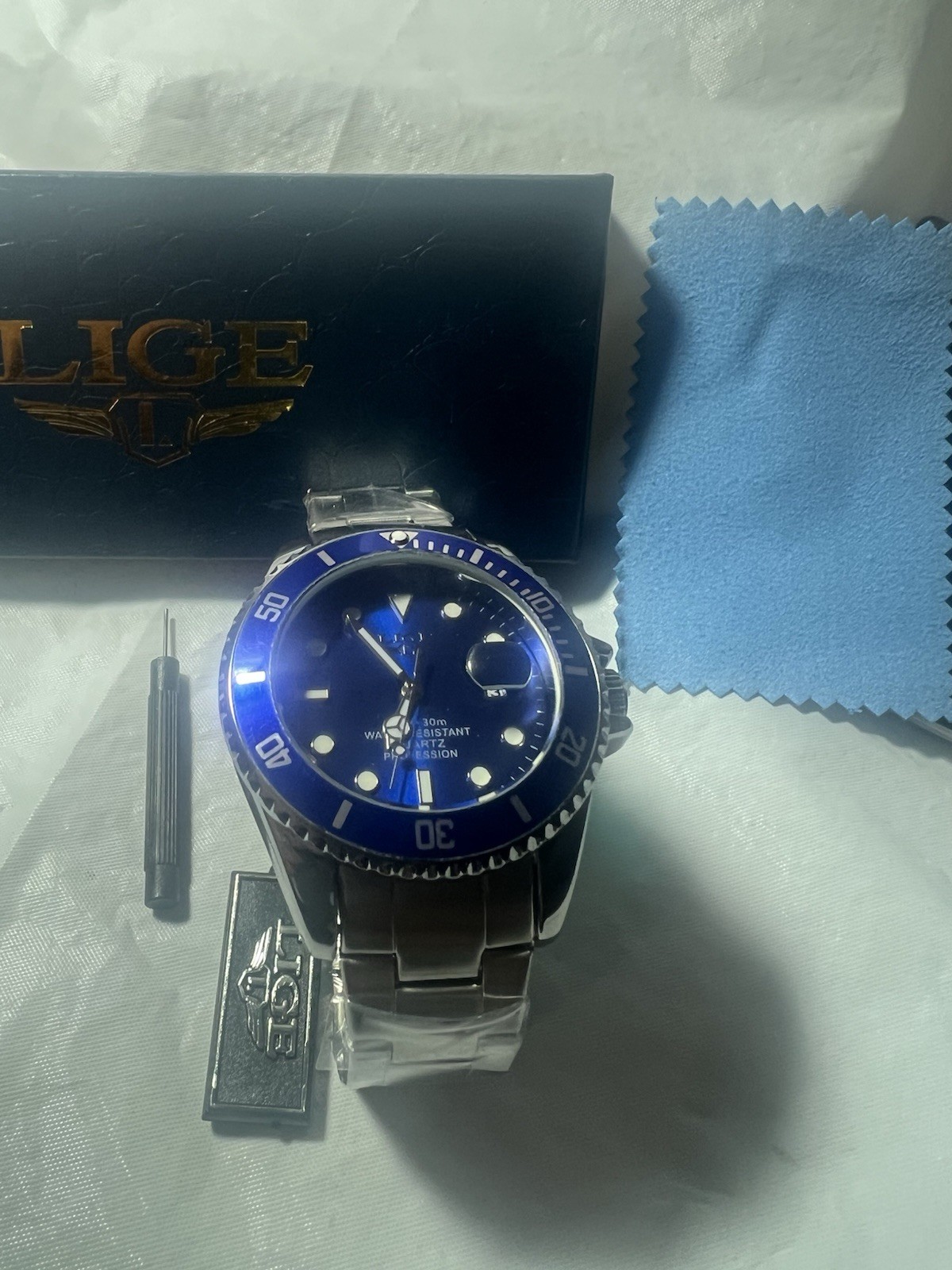 LIGE Quartz Profession, WR30M, rotating, magnify on date,Super Luminous, men’s.