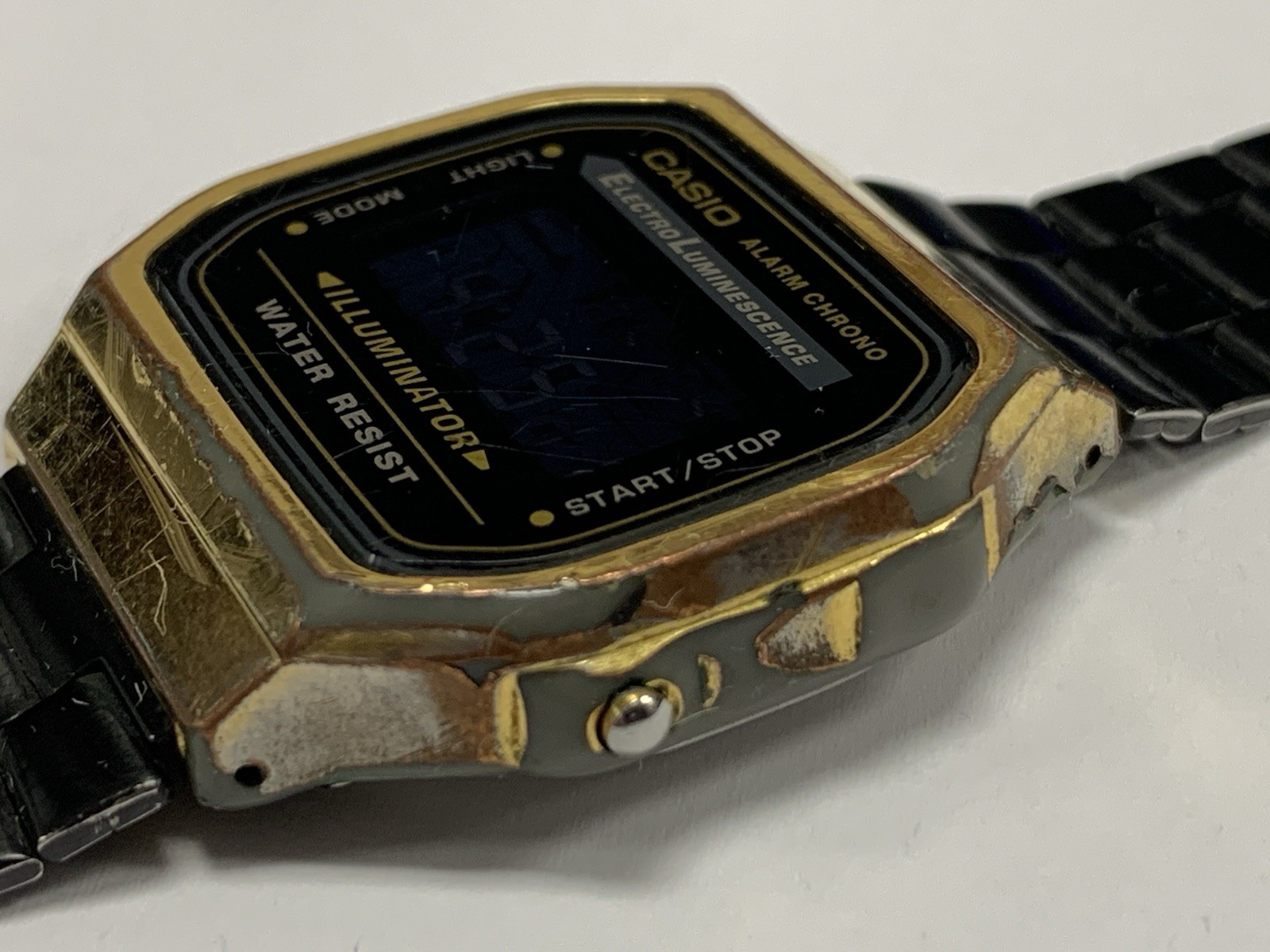 Vintage Casio A168WE Black Gold Tn Digital Watch Illuminator Alarm Chrono Works
