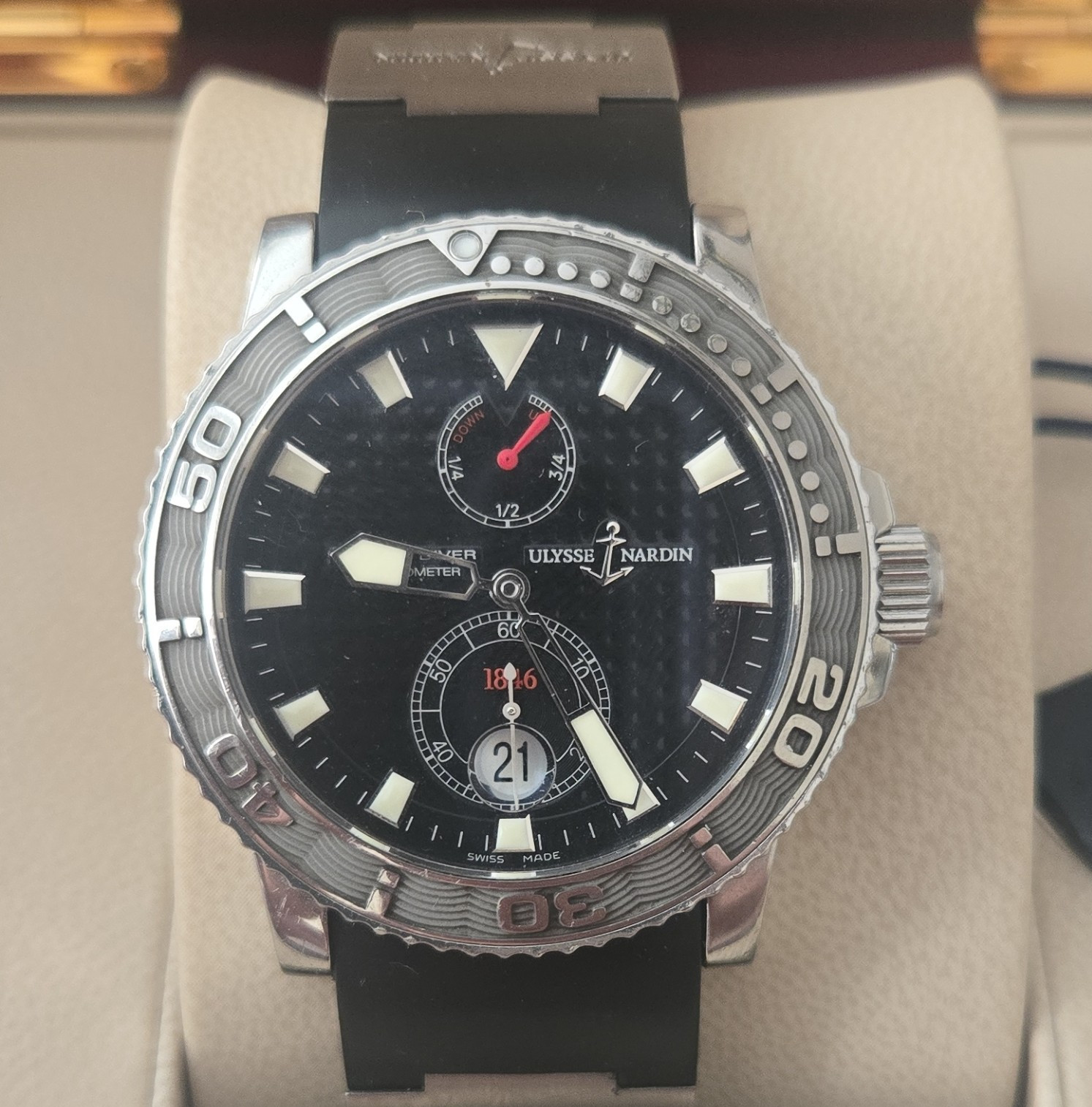 Ulysse Nardin Marine Diver 44mm Black Dial Auto Date 200m Rubber Strap