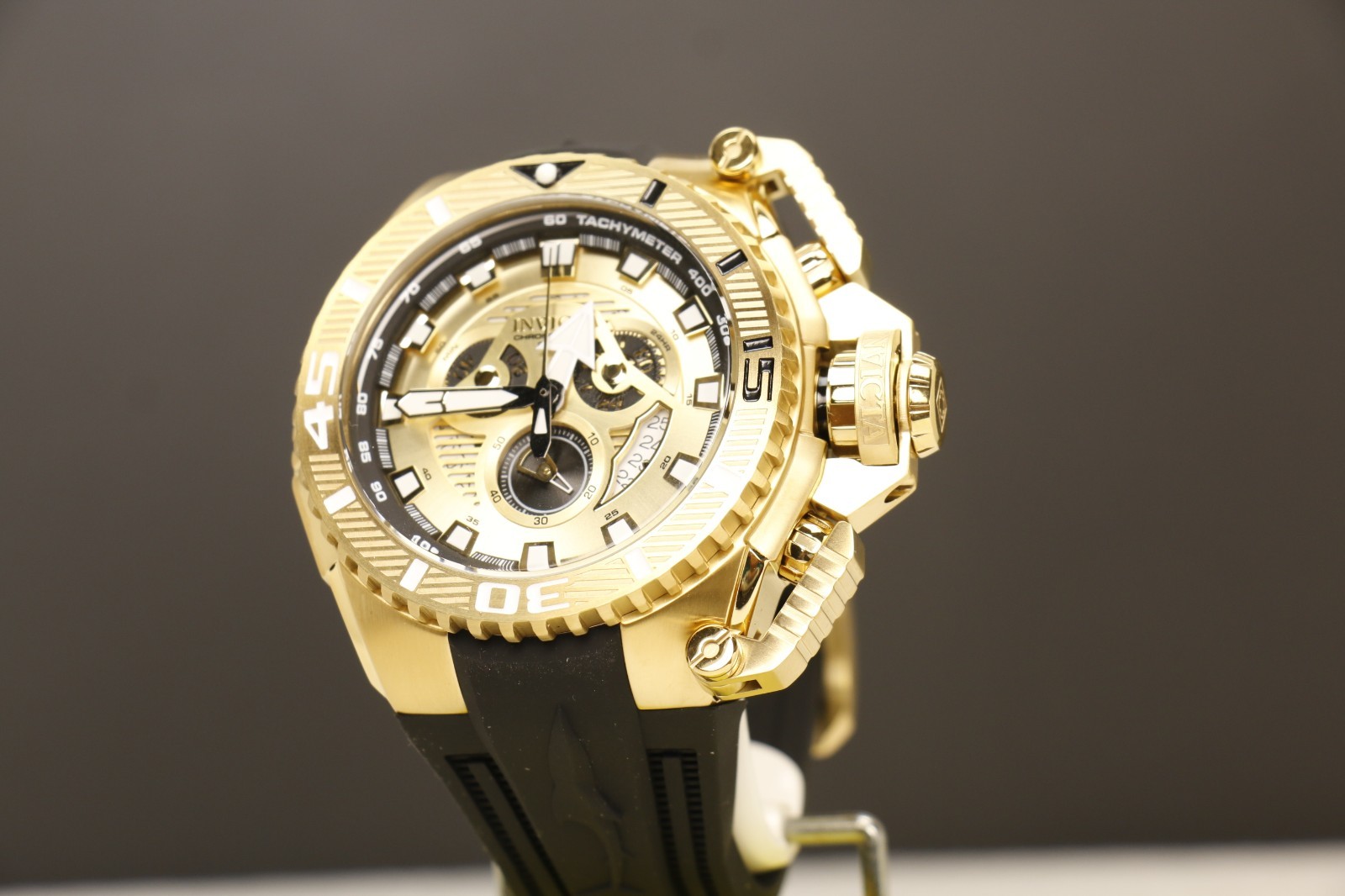 Invicta Sea Hunter full size Men’s Watch 57/69mm Gold tone 49610