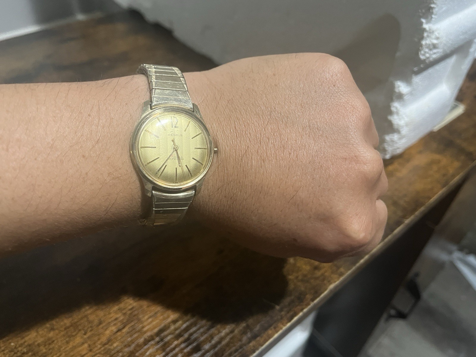 Benrus 39 Jewels Automatic Swiss Men’s Watch Gold tone 34mm Runs PLEASE READ