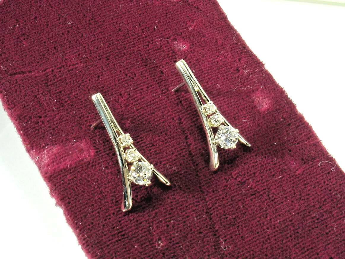 (0.66 ctw ) Diamond Earrings (3 Diamond Wishbone Design) – 14k white GOLD