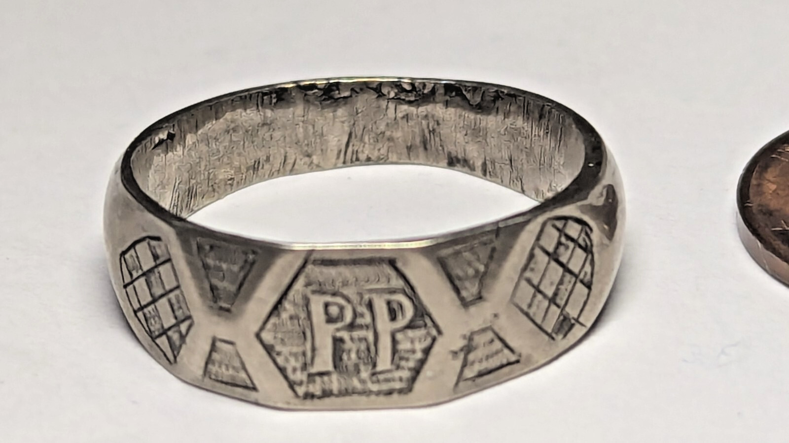 VINTAGE PP PHILIPPINES RING SIZE 9 1/2 SWEETHEART TRENCH ART