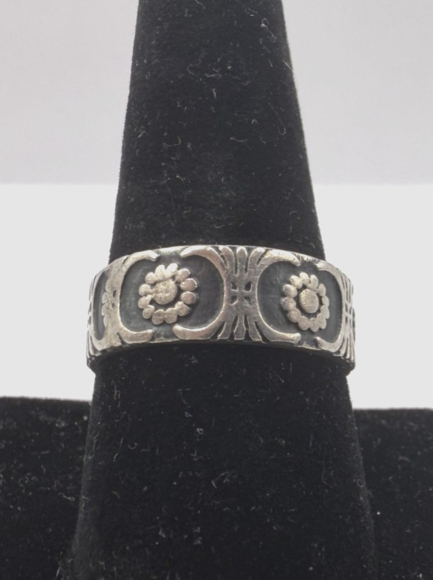 925 Mexico Sterling Silver Oxidized Scroll/Flower Motif Ring Size 9.5 [076DUR]