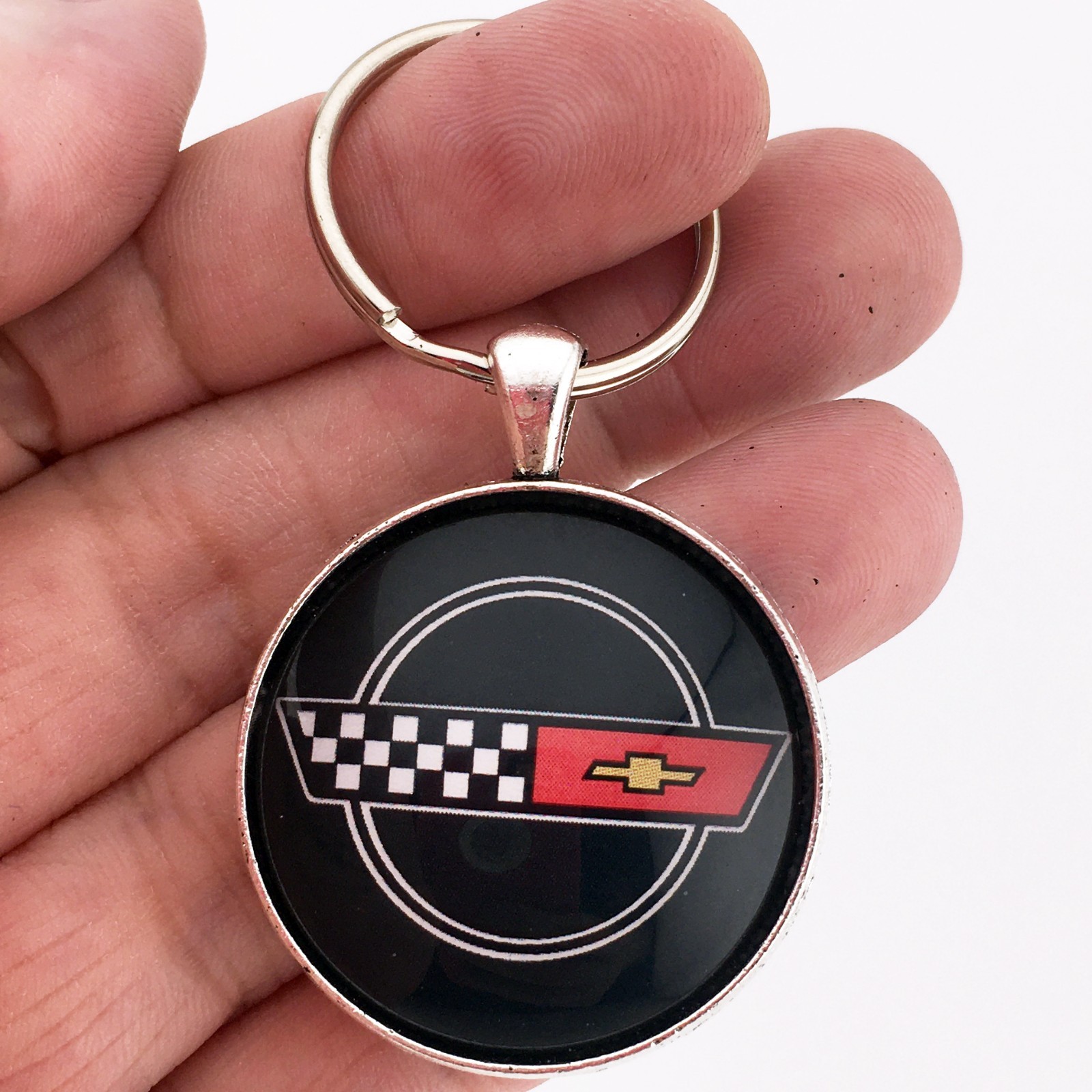 Vintage Chevrolet C4 Corvette Emblem Badge (1983-1996) 1.2″ Diameter Keychain