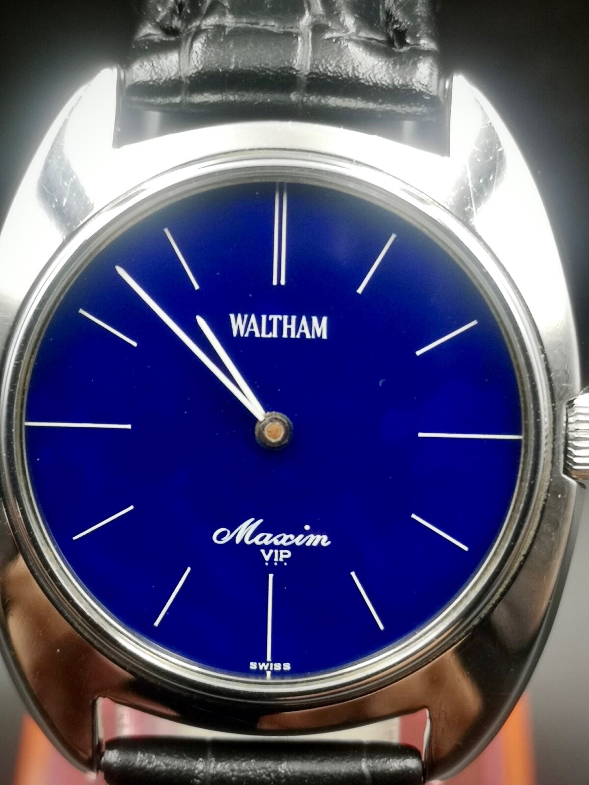 Vintage And Rare WALTHAM Maxim VIP Hand-Winding Unisex watch. 17 Jewels.