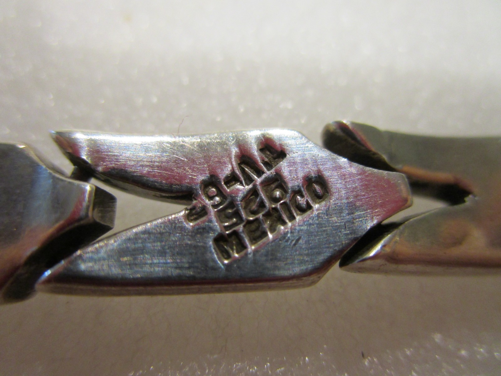 Vintage Mexico 526 Silvertone Hinged Panel Link Bracelet