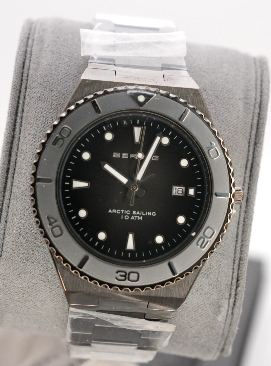 Bering 18940-777 Classic Sport Mens Watch 40mm 10ATM