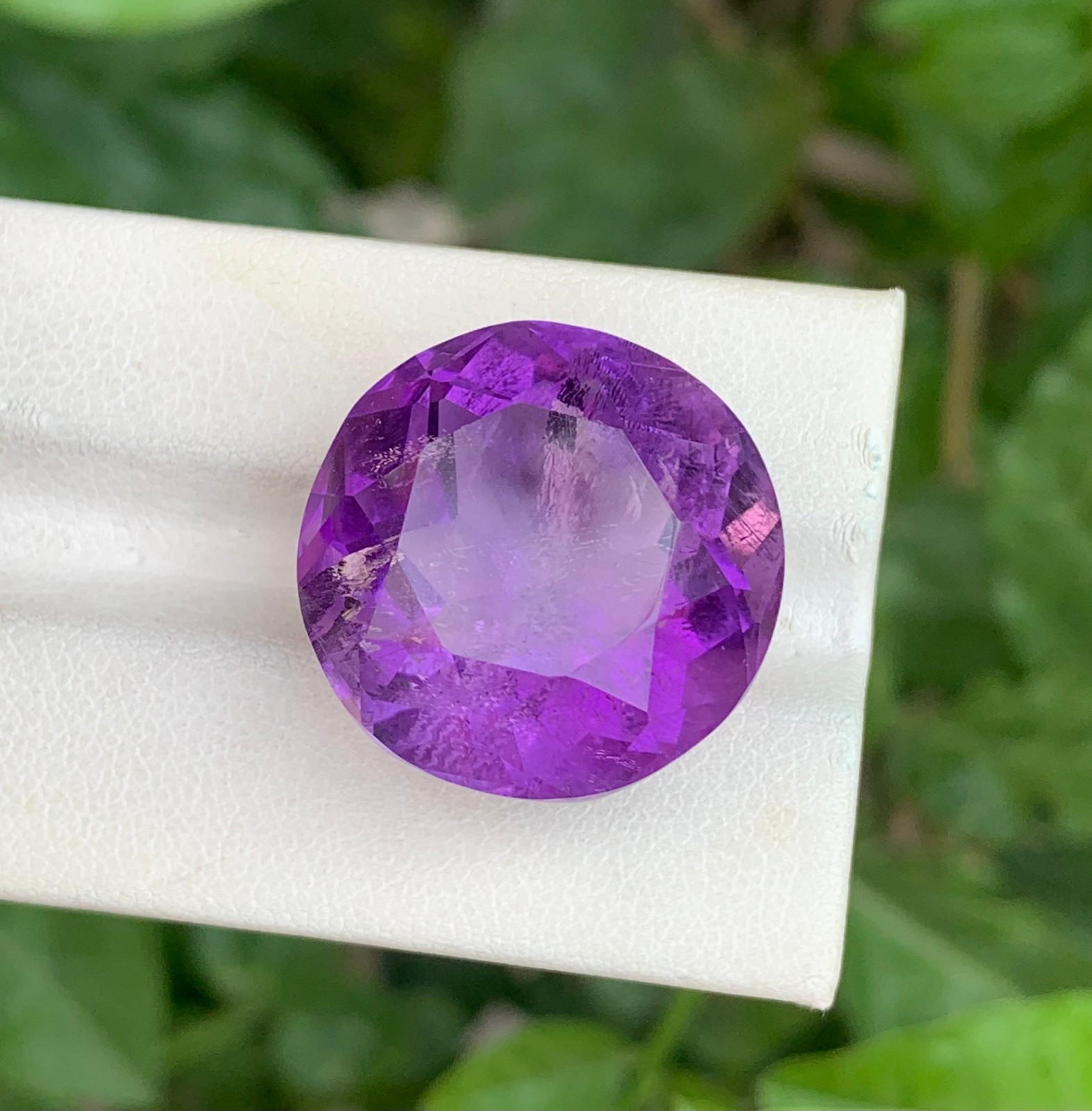 38Carat Beautiful natural amethyst loose gemstone From Brazil.(20x20x14mm)