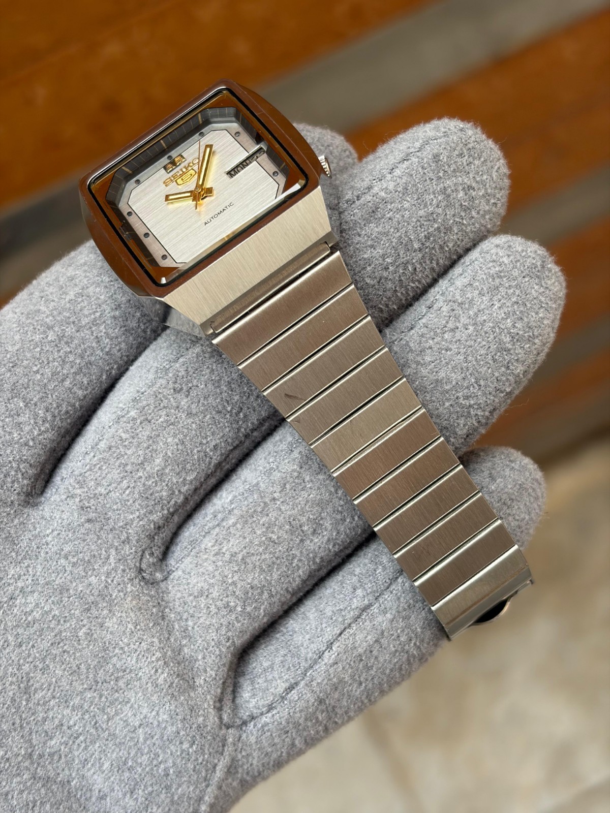 Vintage Seiko 5 Automatic Day/Date Mens Wrist Watch