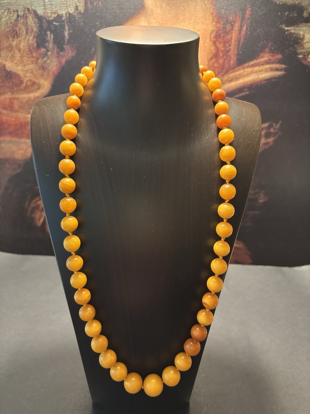 VINTAGE NATURAL BALTIC EGG YOLK BUTTERSCOTCH AMBER NECKLACE BEAUTIFUL SPHERE 55g