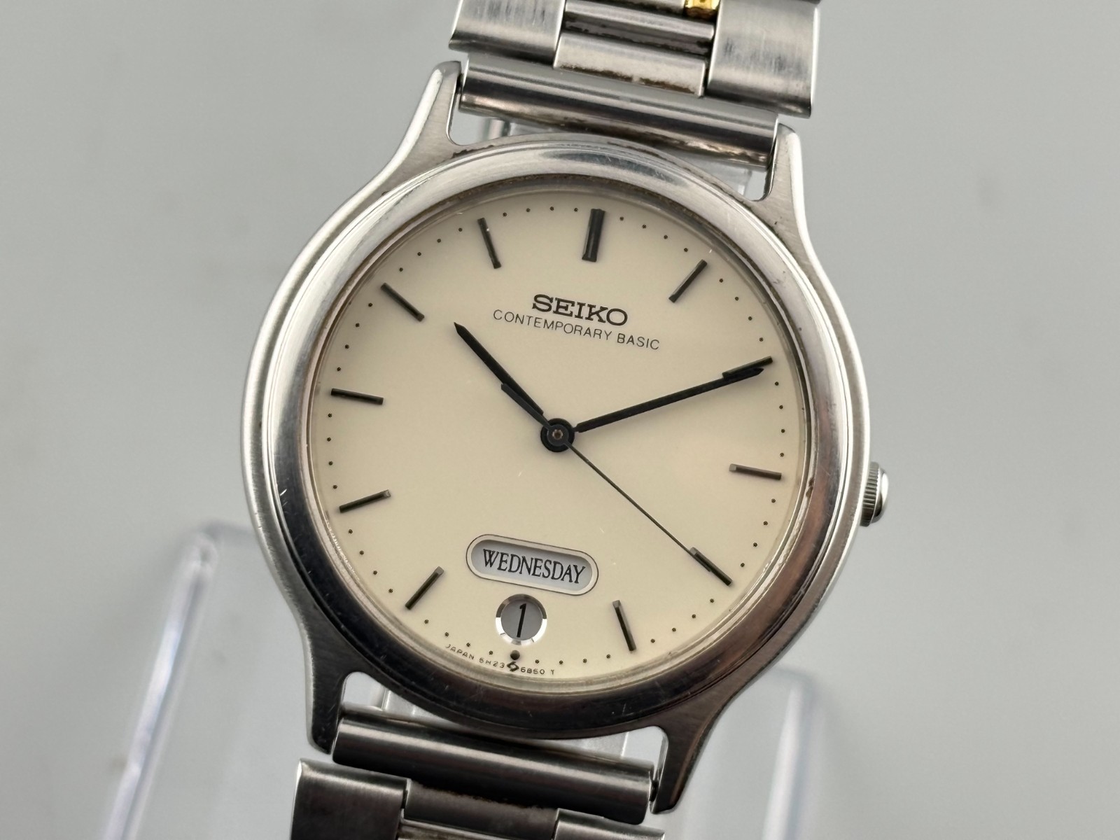 Vintage SEIKO Contemporary Basic 5H23-6B90 Quartz Day/Date Men’s Watch