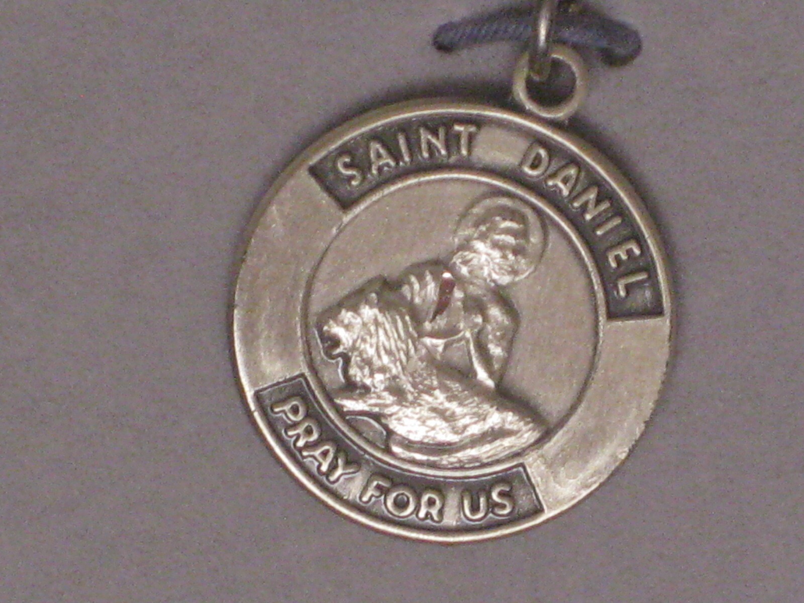 SAINT DANIEL PRAY Sterling Silver Medal Singer Christian pendant Jewelry