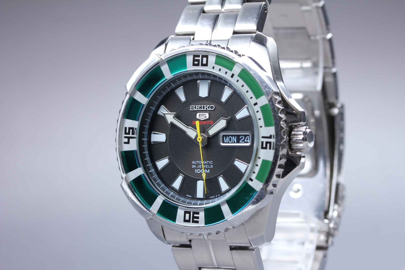 Seiko 5 Sports 4R36-00S0 Green Black Dial Day Date Automatic Watch From JAPAN