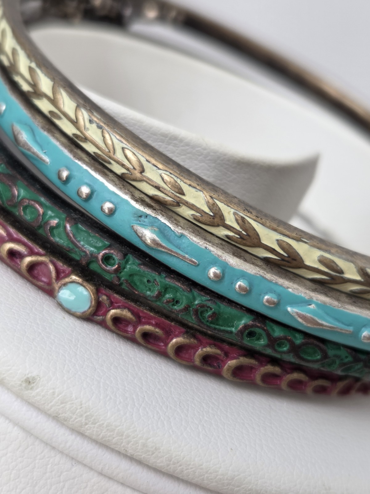 Colorful Bangle Bracelets ( 4) Pieces- Cream, Turquoise and Berry Colors