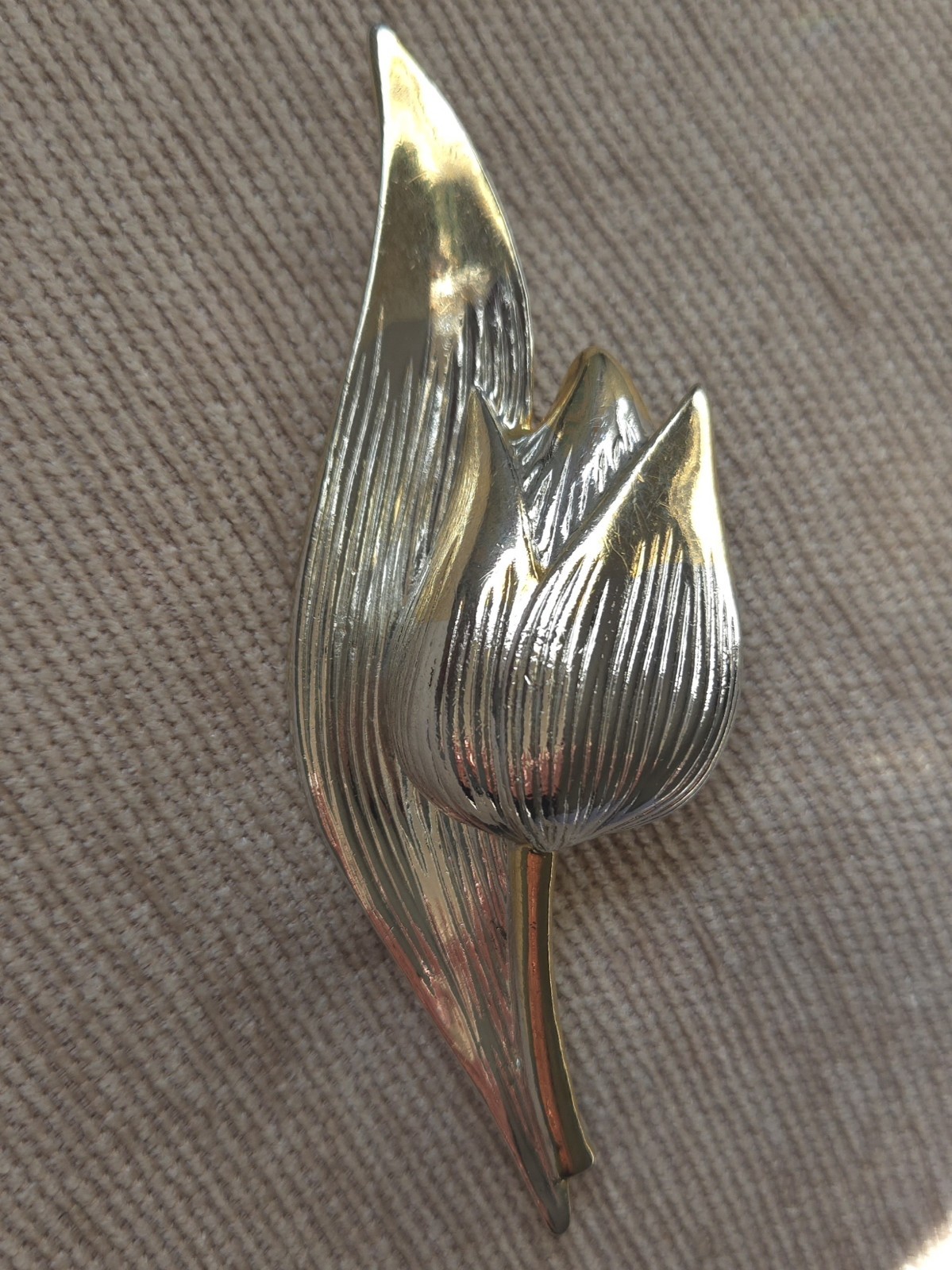 Vintage Signed BSK Mid-Century Gold Tone Textured Modernist Tulip Floral Brooch