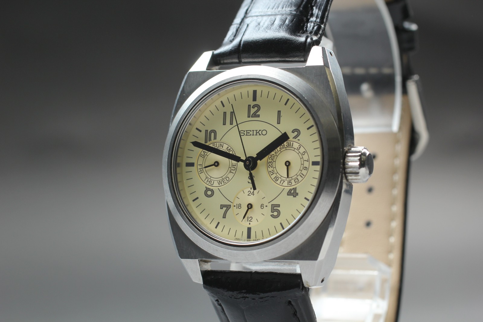 *NEAR MINT* Vintage SEIKO SUS 5Y89-0A50 Day/Date White Dial Men 33mm Watch JAPAN