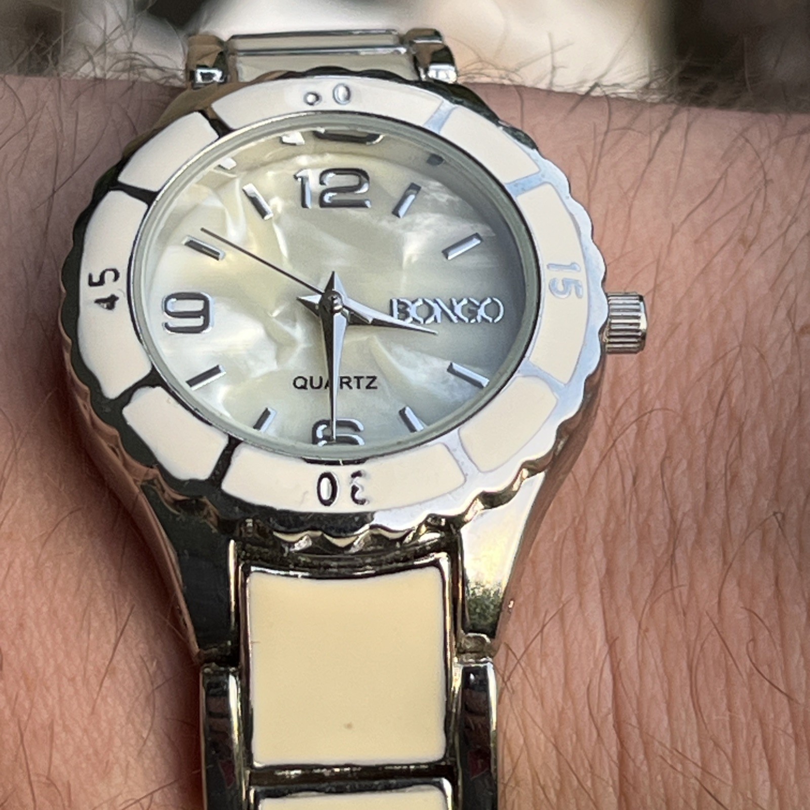Vintage Women’s Bongo Quartz Accutime Watch Corp Mother Of Pearl Dial BG2136