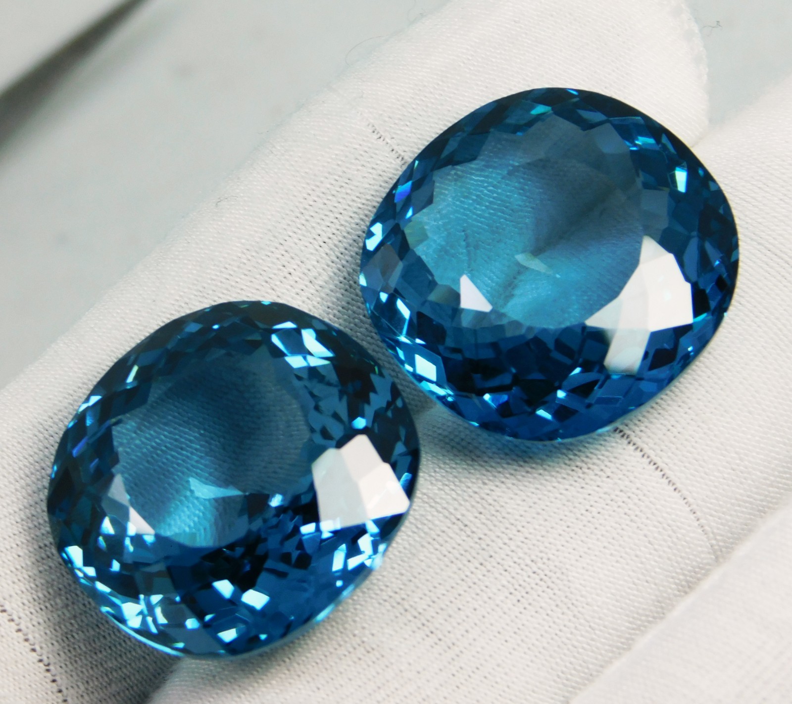 Flawless Natural Teal Sapphire 94.70 Ct Radiant Cut CERTIFIED Loose Gemstone