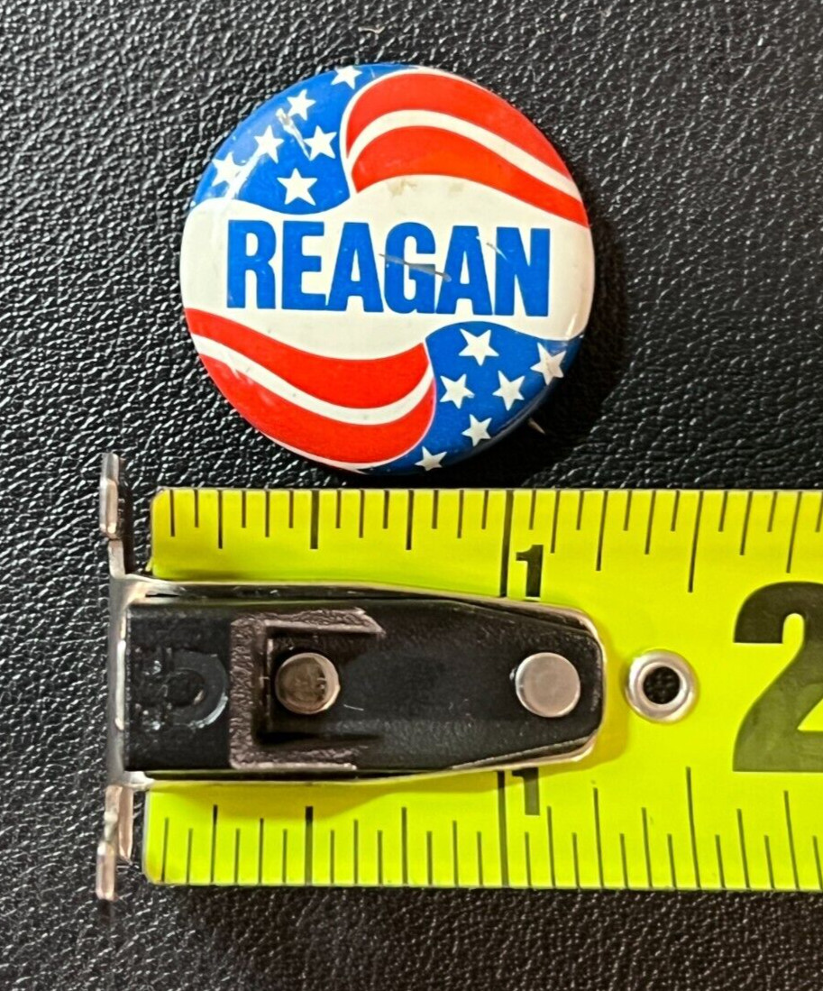 1976 VTG Ronald Reagan Presidential Campaign Pin 1 1/8″ American Flag USA NICE!