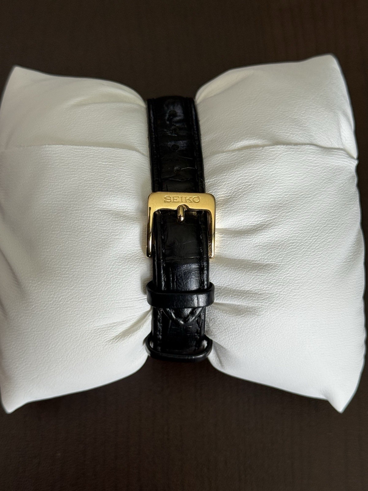 Vintage Seiko Women’s Quartz Tank Gold Tone White Roman Dial Black Leather Strap