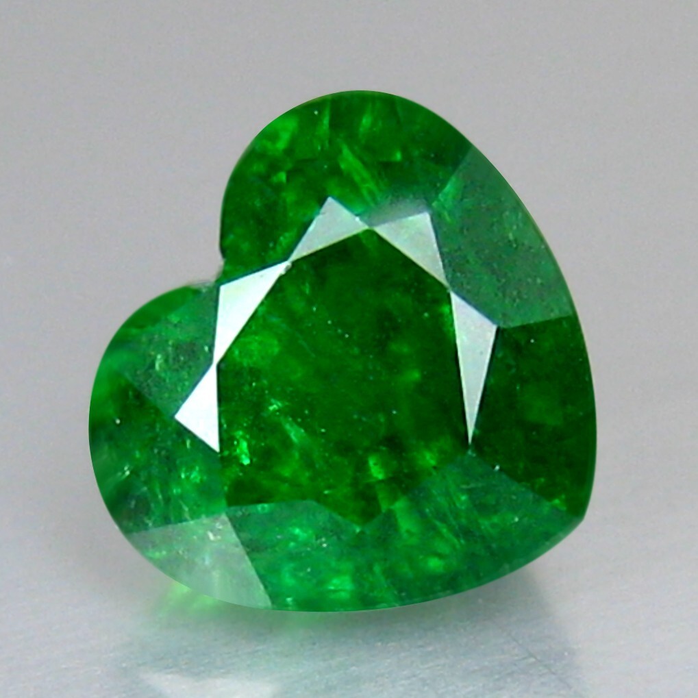 1.50 CT HEART 6.80X6.30 MM TANZANIA 100% NATURAL GREEN TSAVORITE GARNET GEMSTONE