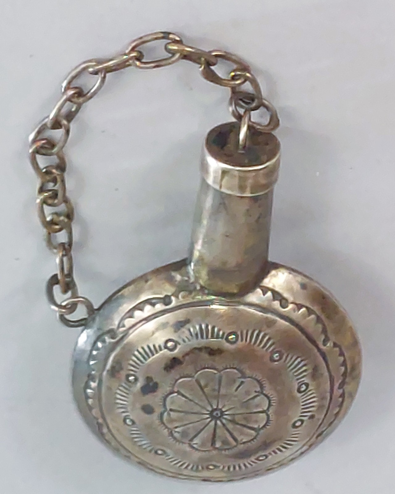 Vintage Navajo STERLING SILVER NAVAJO CANTEEN flask tobacco -2.5/8″ Tall