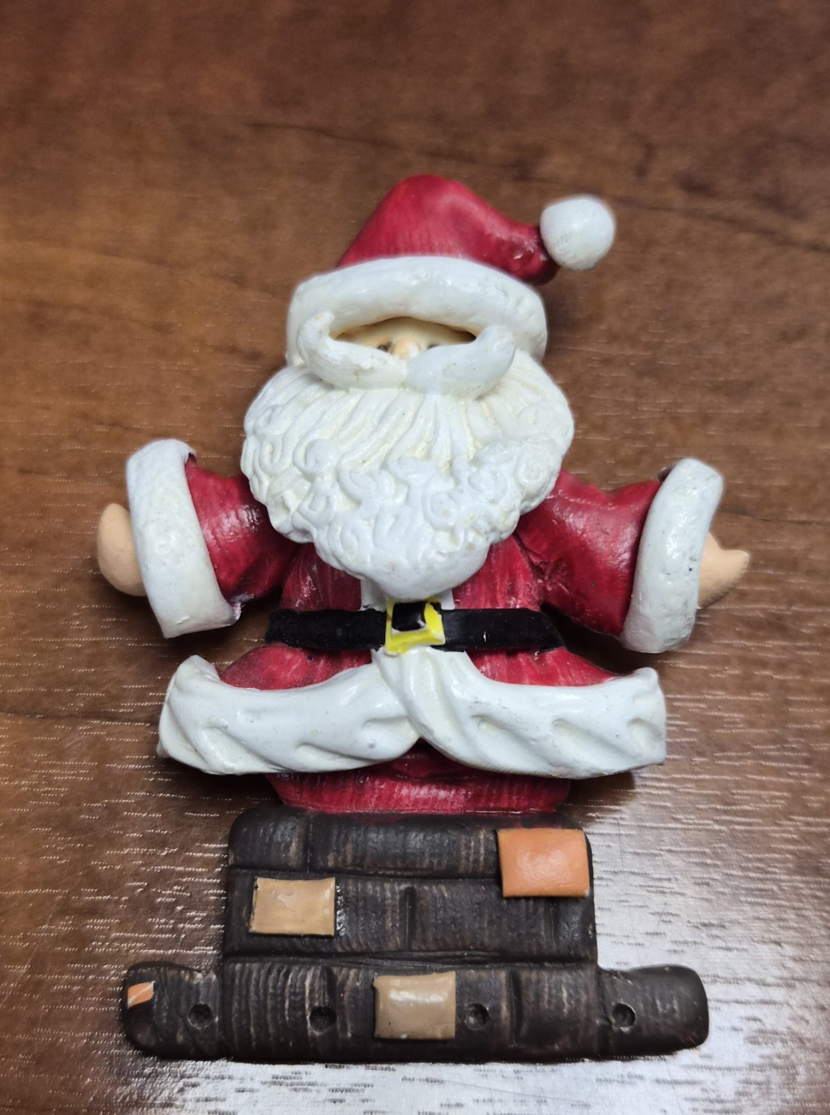 Estate Decorative Christmas Clay-Art Style Resin Santa Clause Pin / Brooch