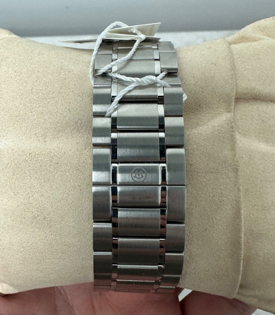 Movado Men’s Stainless Steel Thin Classic 0606687