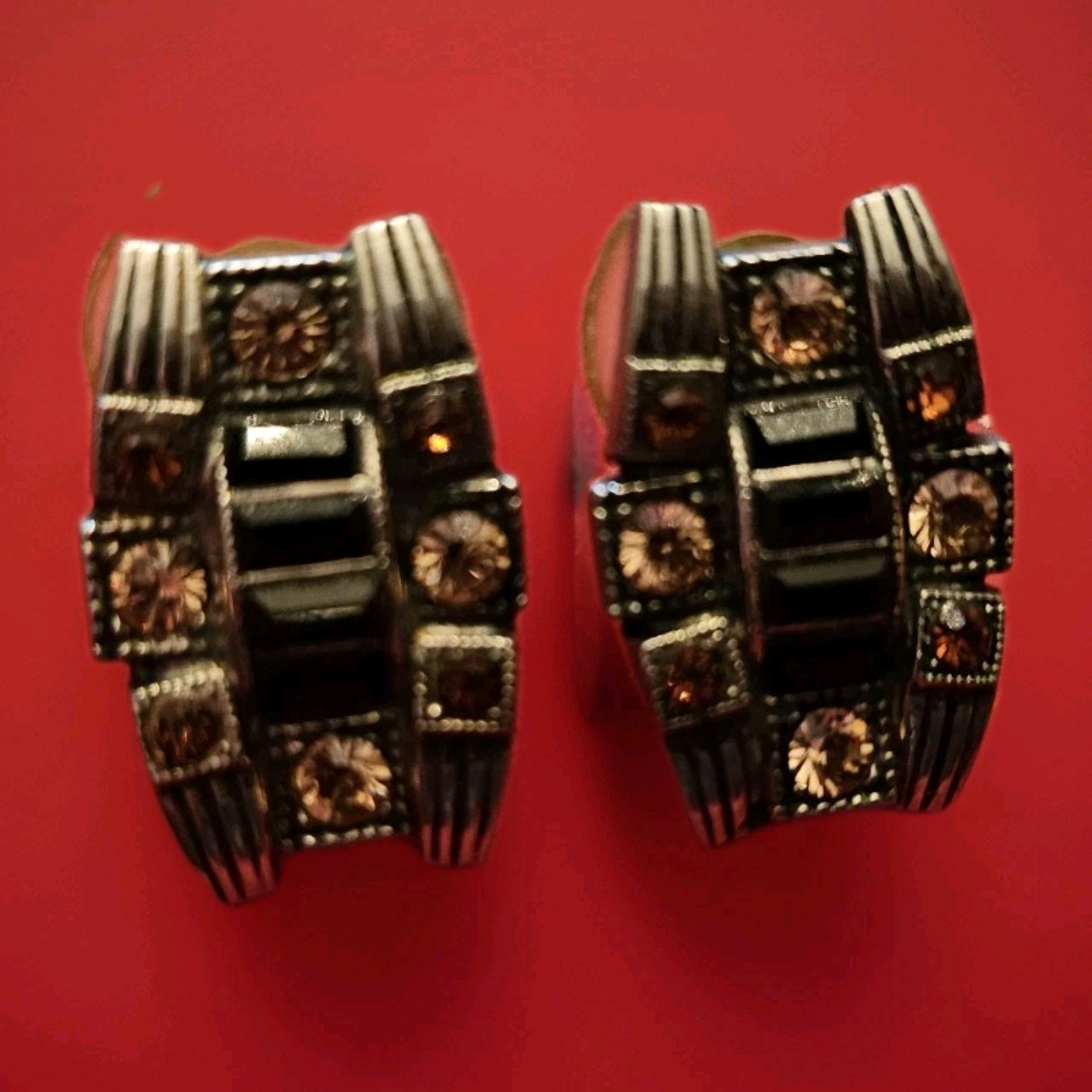 SORRELLI EARRINGS Polish Silver Tone Finish & Austrian Crystals READ DISCRIPTION