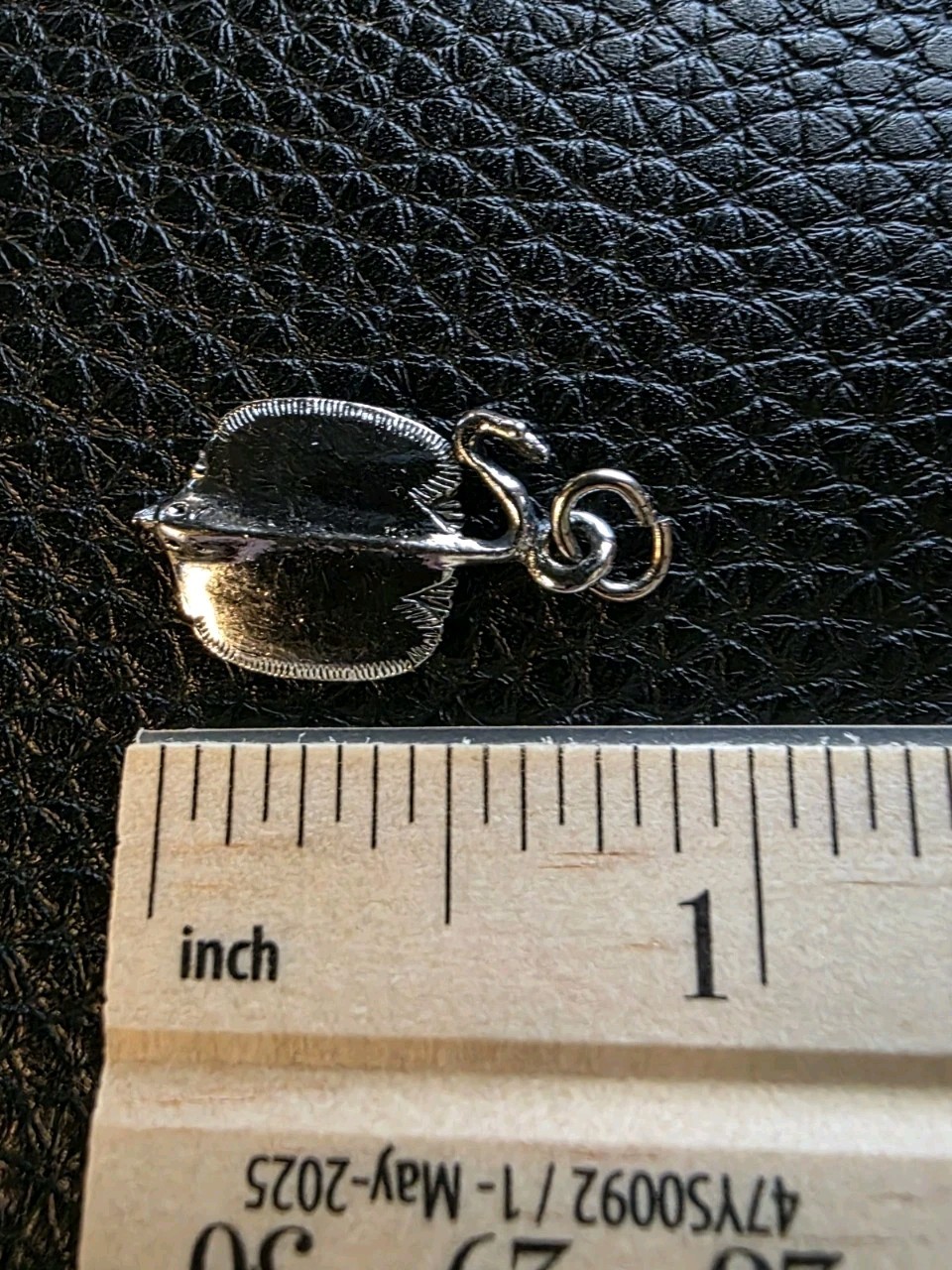 Vintage Stingray Charm Kinney Silver Tone Pendant 3/4″