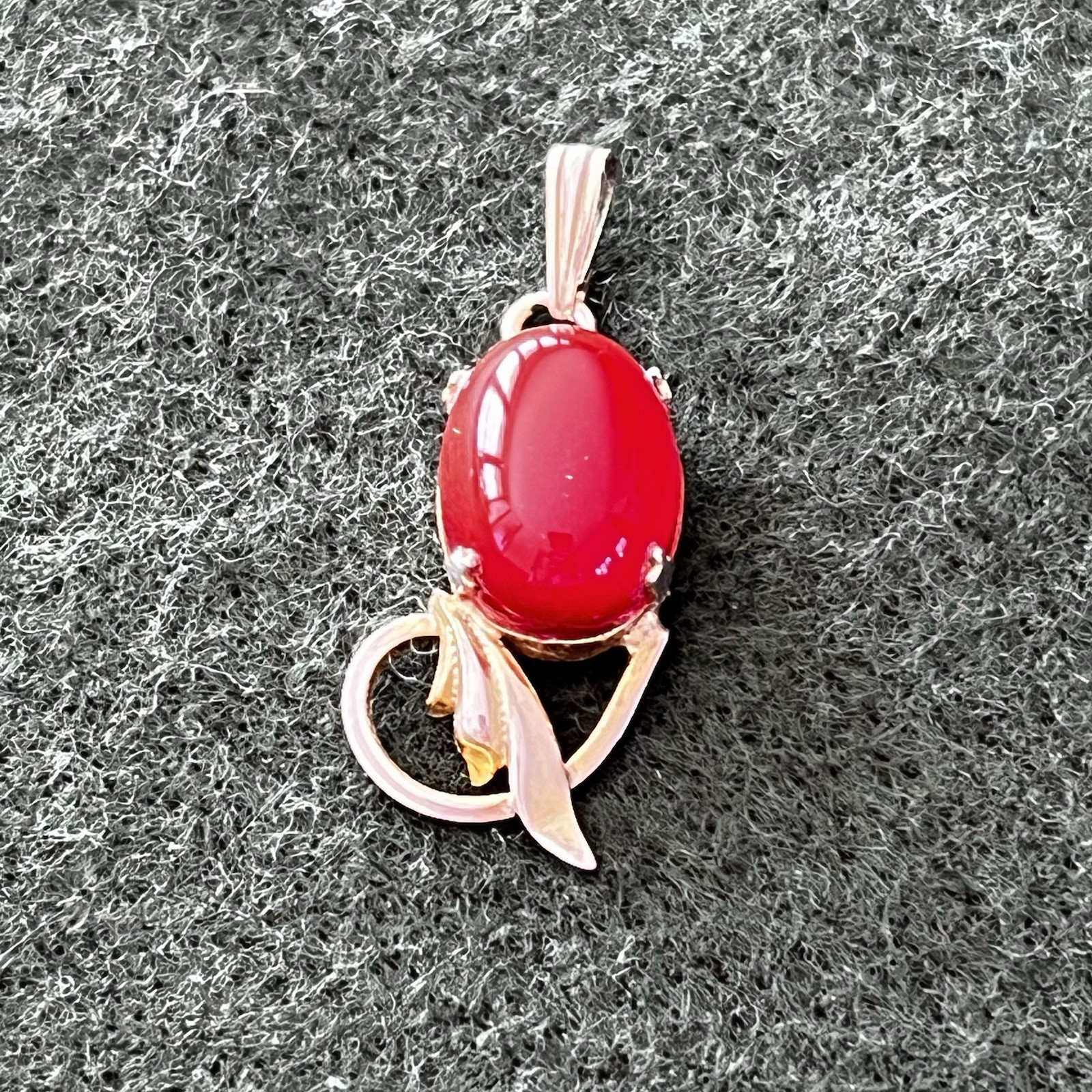 Vintage Red Carnelian Gemstone Pendant 1/20 12K Gold Filled Marked JJJ 70-80’s