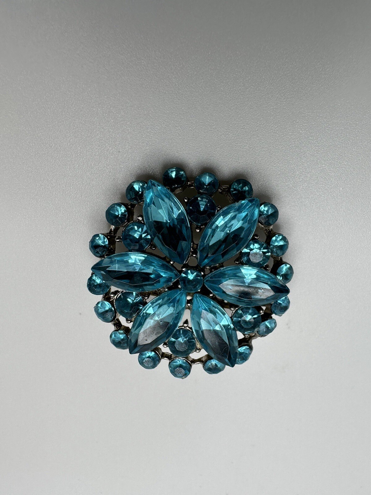 Vintage Blue Rhinestone Silver Star Flower Brooch 3.6cm BB15