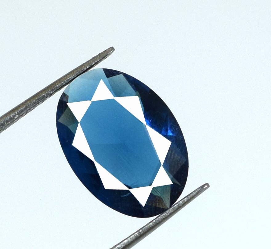 Ceylon Blue Sapphire Oval Cut Gemstone 4.20 Carat/13 mm AGI Certified