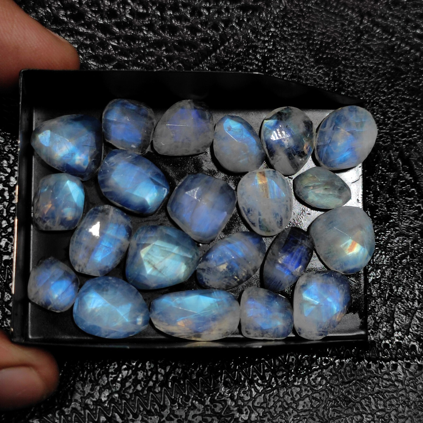 100 % Lovely Natural Blue Shine Faceted Rainbow Moonstone Loose Gemstone Lot
