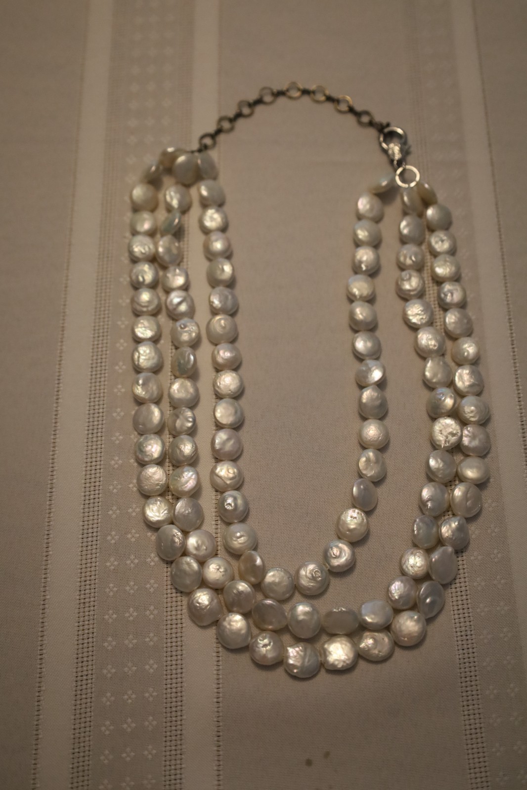 Flat Coin Style 3 Strand Pearl Necklace Approx. 19 Inch W/Pearls Adjusts Longer