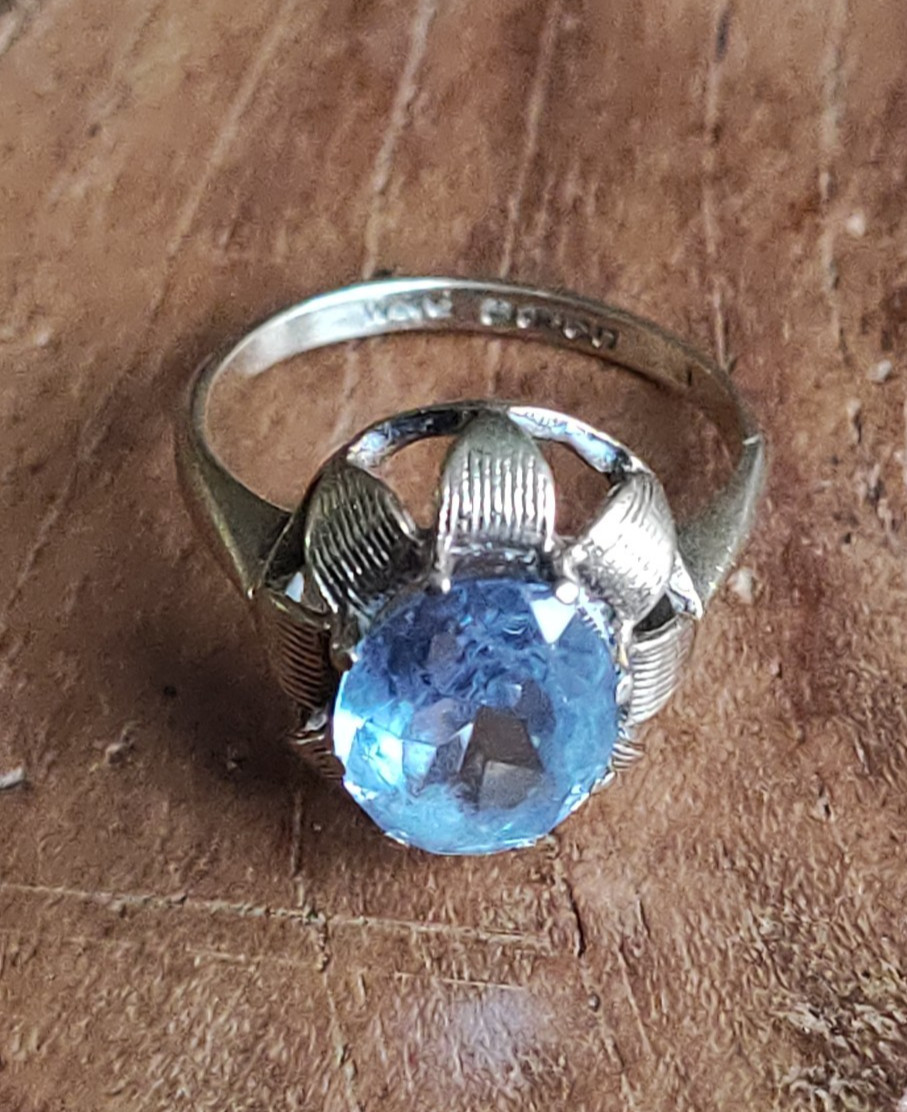 9ct Gold Ring Set With Large Blue Topaz Stone 9 Carat Yellow Gold Ring 2.9g