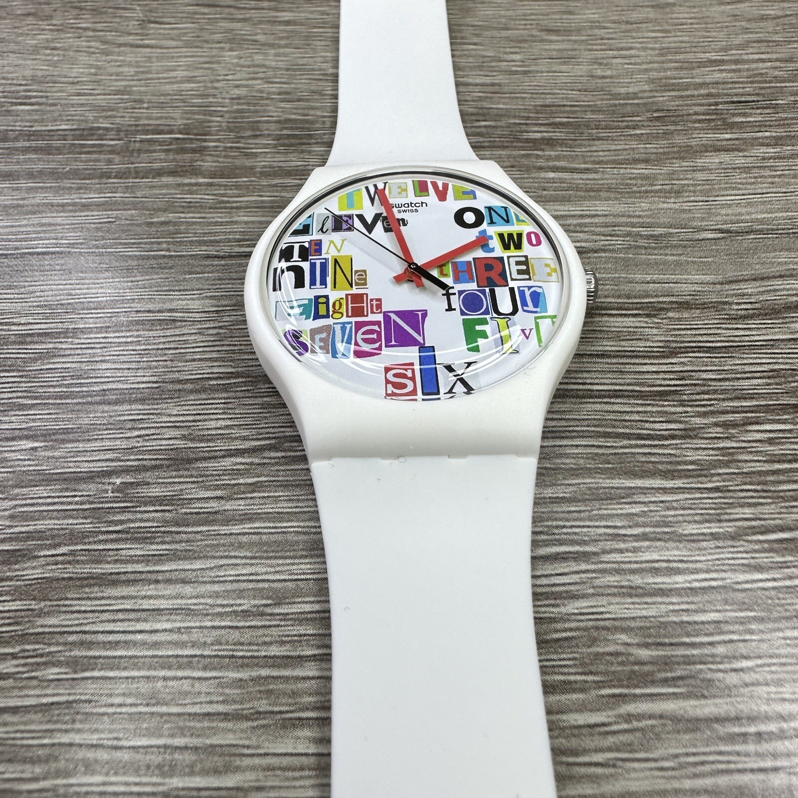 NEW✅LIMITED EDITION✅ Swatch MULTI COLLAGE White Fun 41mm Watch SUOW132