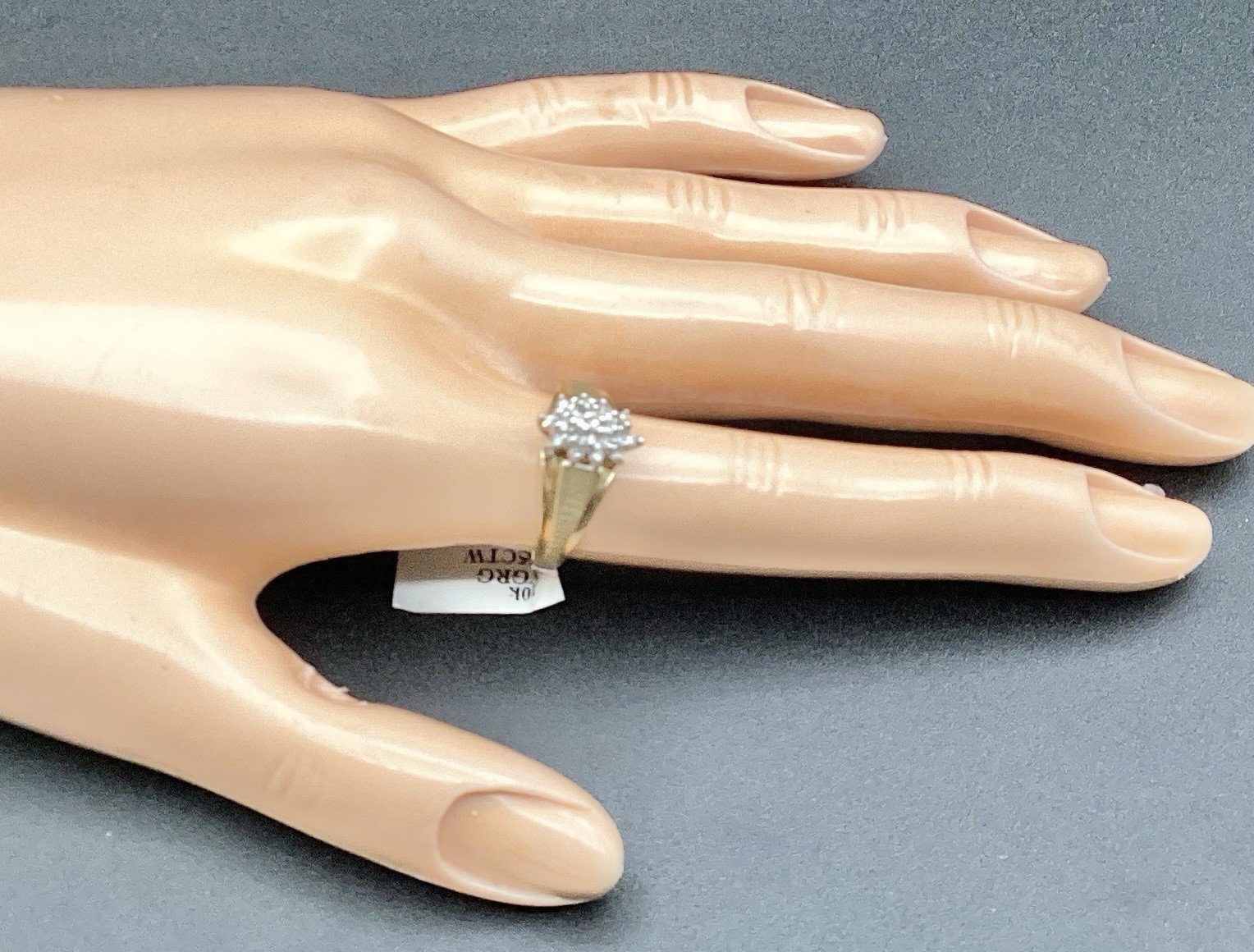 NWT 10 KT Stamped Yellow Gold Women’s 0.15 CTW Cluster Diamond Ring SZ 7.25