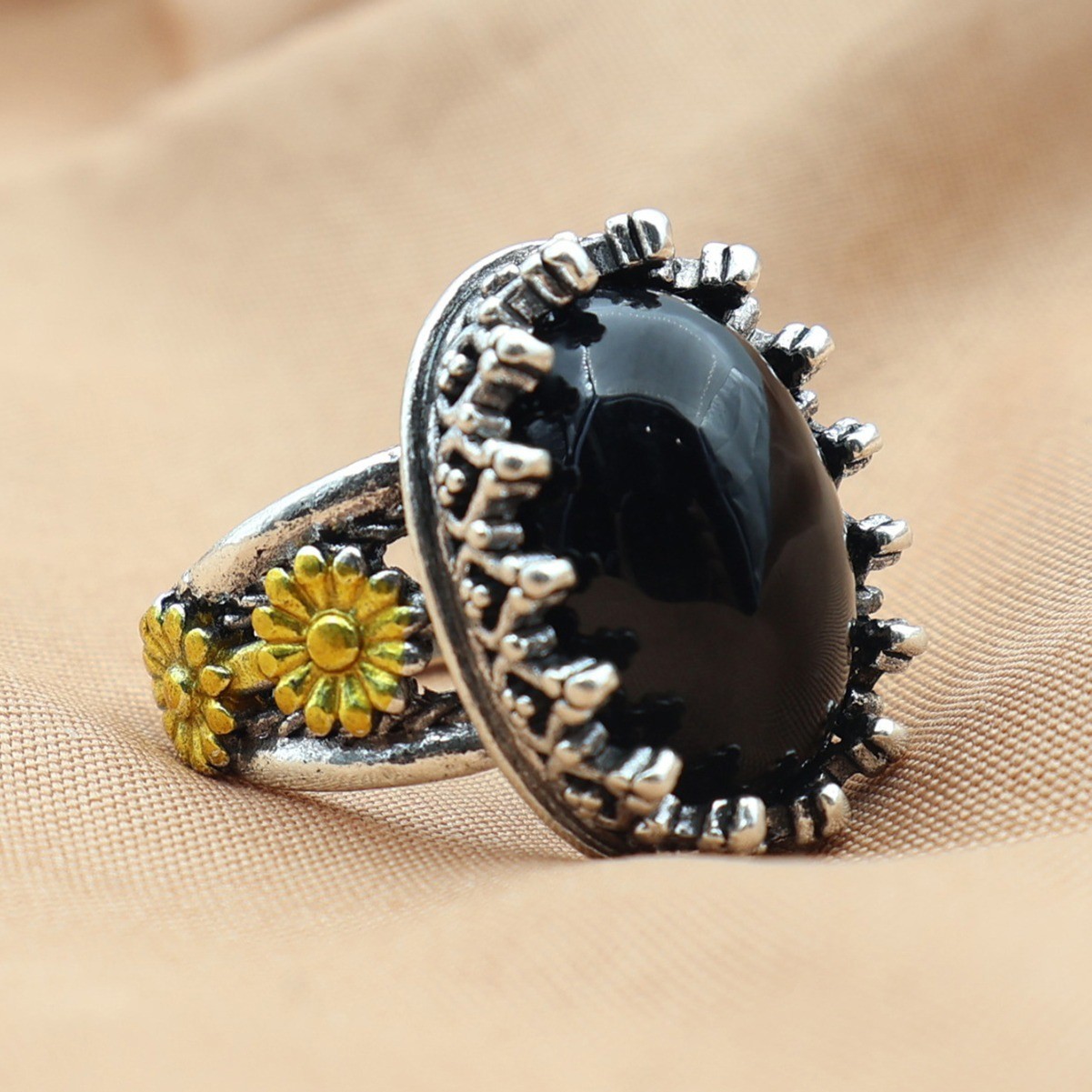 Simple Golden Trim Black Two-Tone Embossed Ring Flower Detail Boho Retro Band
