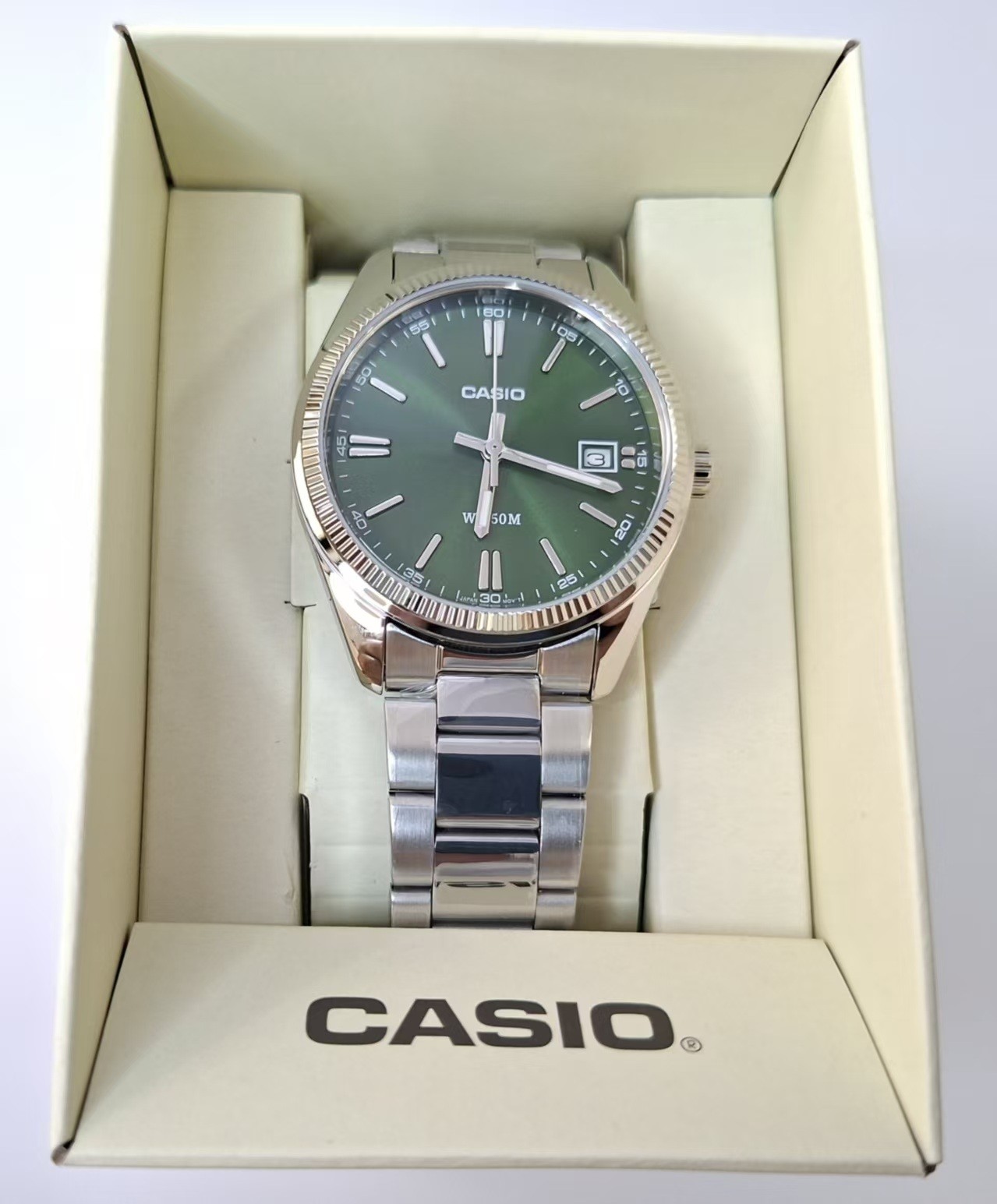 Casio UTP-1302PD-3A1 Stainless Steel Band 35 mm Dail Green Unisex Adults Watch