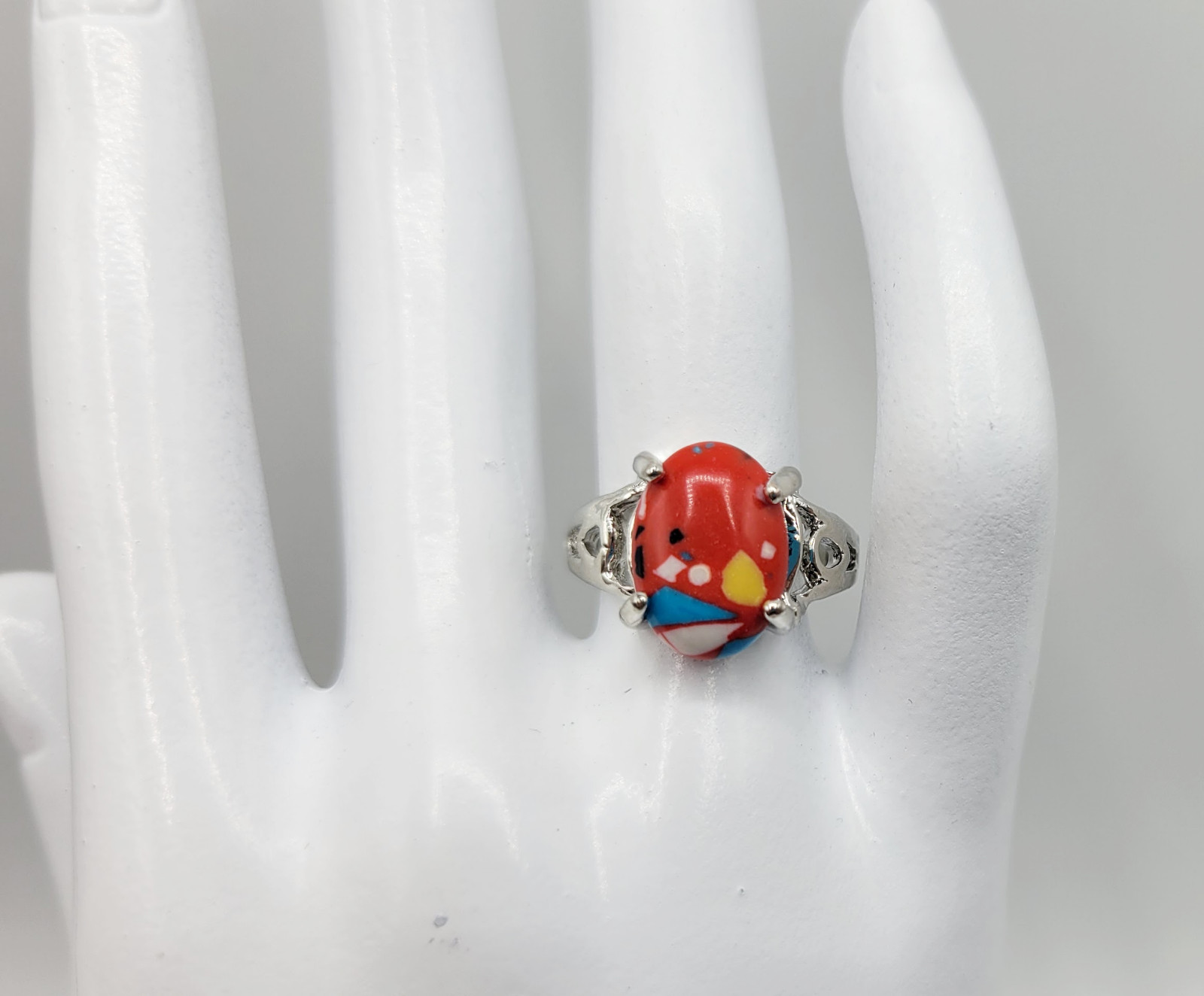 Women’s Silver Tone Oval Simulated Stone Red White Black Blue Yellow Ring Size 7