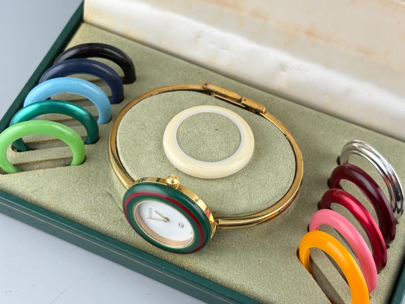 [S Size Very Good+5] Gucci Change Bezel 11/12.2 Women Watch Gold White 12 Colors