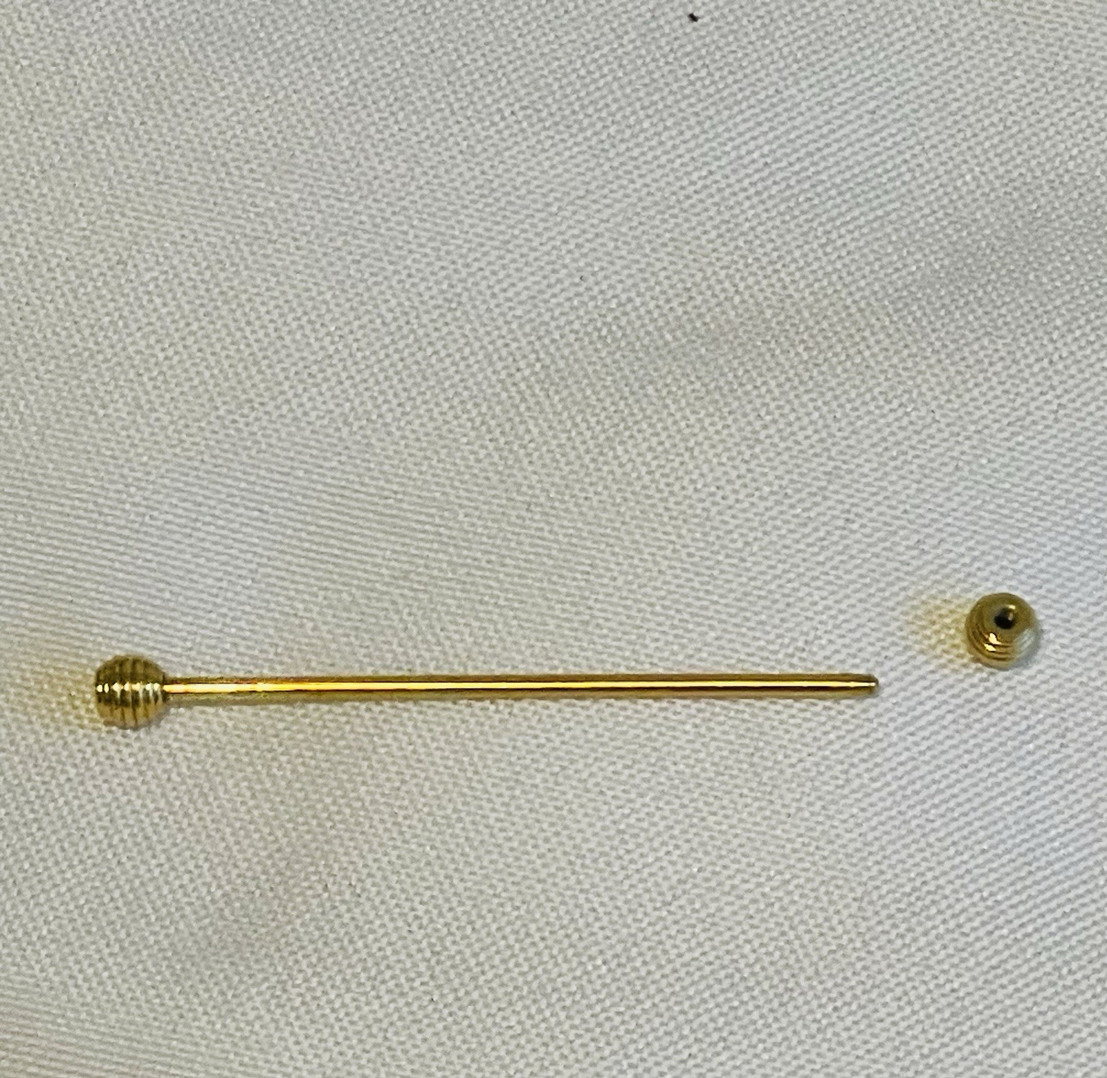Vintage 2 1/8” Long Screw Type, Honey Dripper Ends Gold Tone Collar Bar