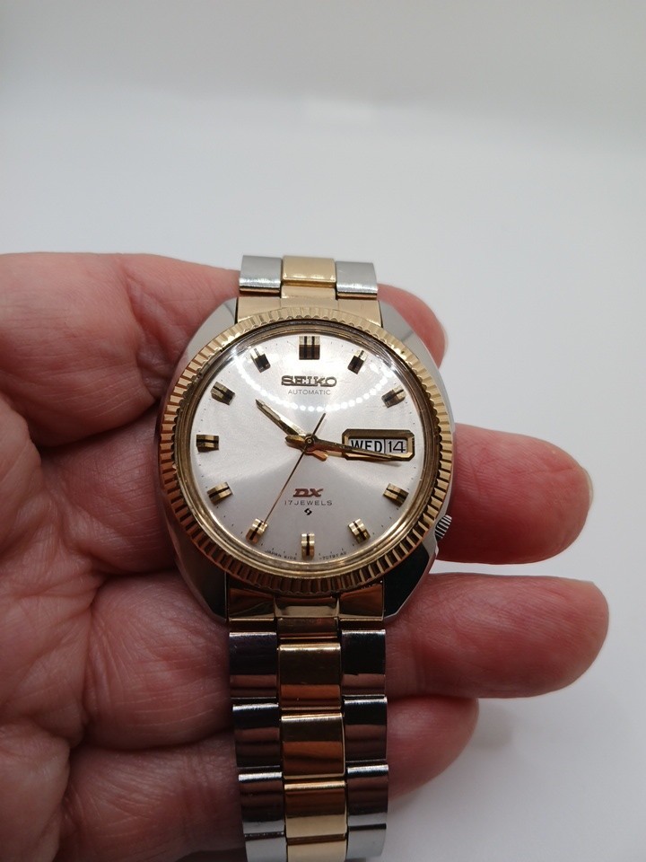 Vintage Watch mens Seiko DX automatic 17 jewels day-date Japan 6106-7047 working