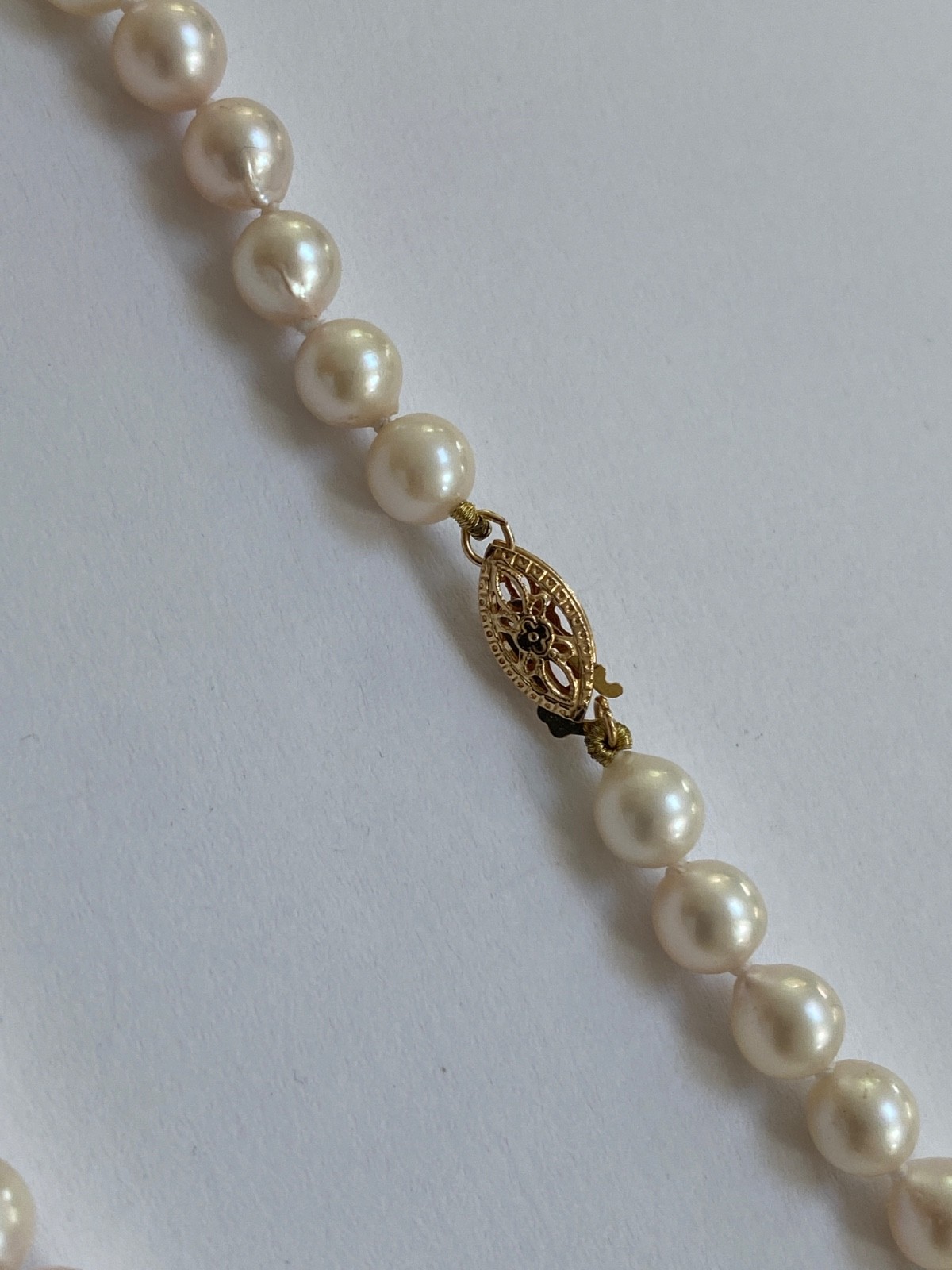 Exquisite Natural Pearl Necklace with 14k Gold Clasp 46 cm Long Perfect Gift