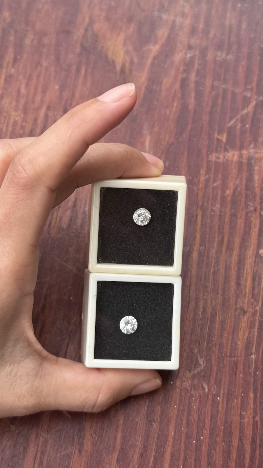 white Yttrium Aluminum Garnet (YAG) gemstones ( pack of 2)